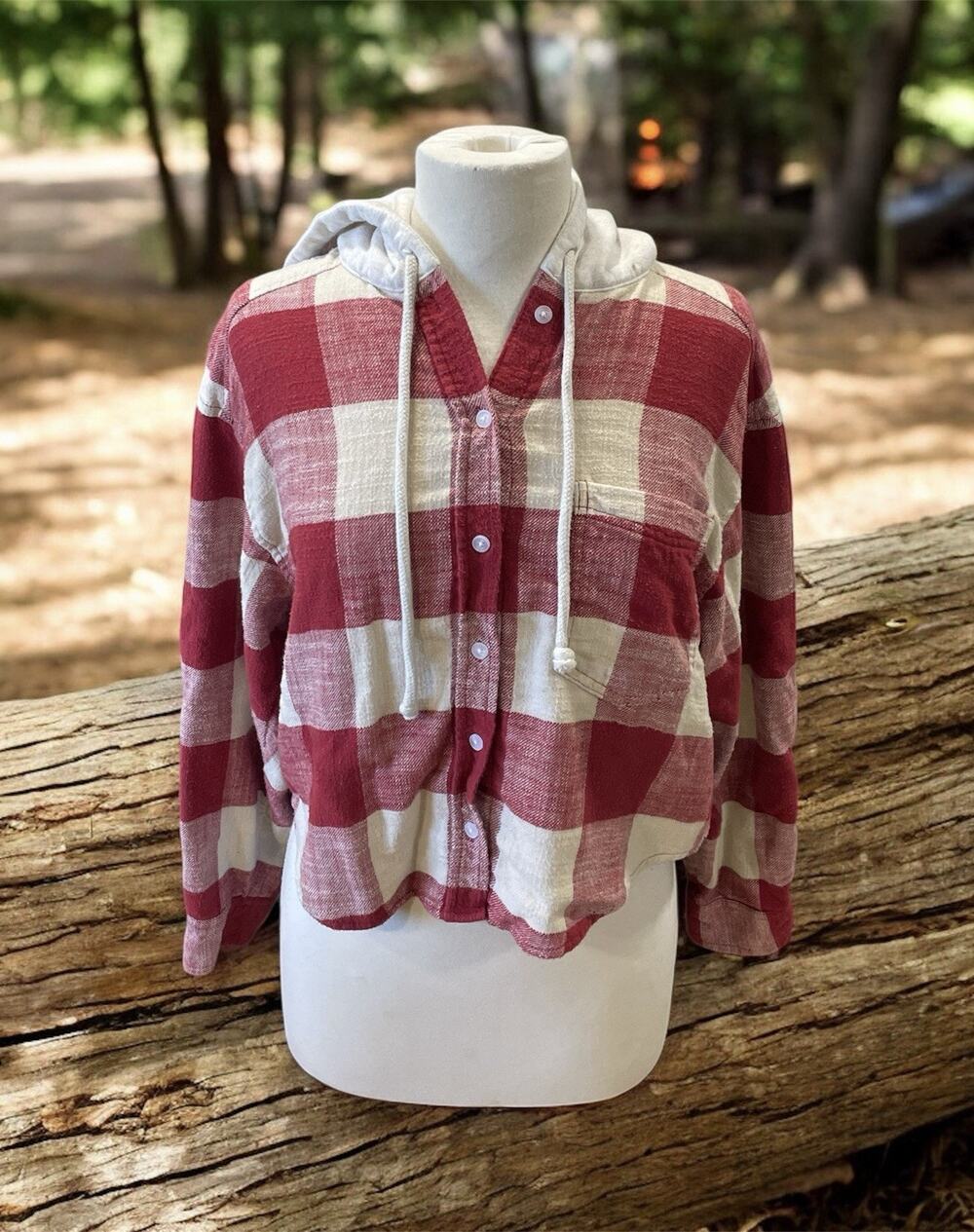 American Eagle Red & Cream Plaid Hoodie Flannel Women’s Size Medium -Outdoors